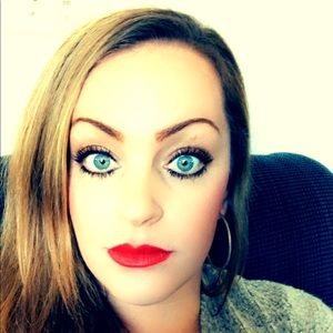 Meet your Posher, Angela